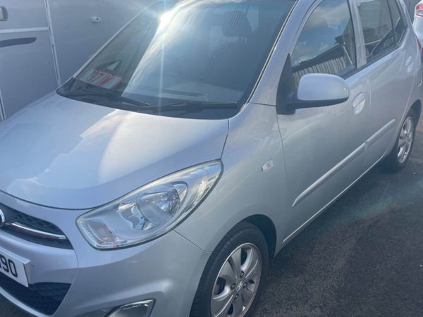 Hyundai i10 Hatchback, Petrol, 2011, Silver