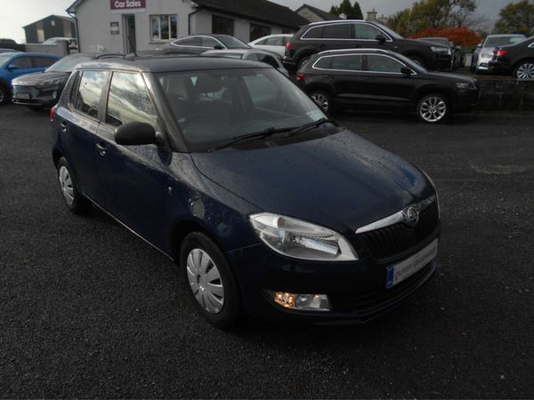 Skoda Fabia Hatchback, Petrol, 2014, Blue