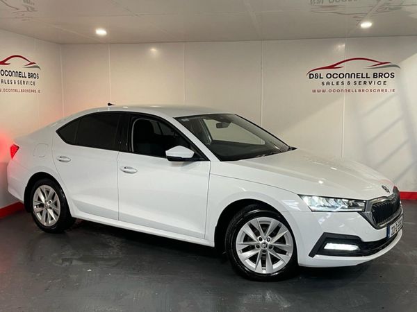 Skoda Octavia Saloon, Diesel, 2022, White