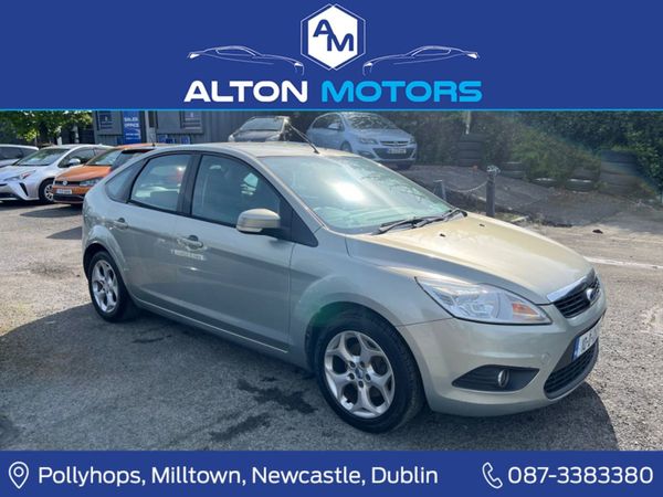 Ford Focus Hatchback, Diesel, 2010, Gold