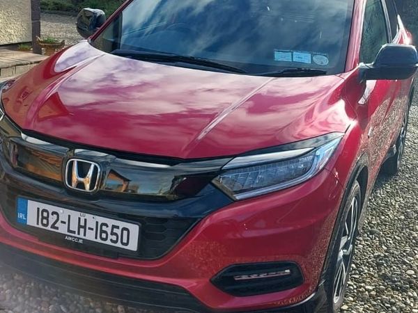 Honda Vezel MPV, Petrol Hybrid, 2018, Red