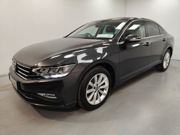 Volkswagen Passat Saloon, Diesel, 2022, Grey