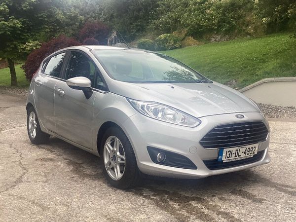 Ford Fiesta Hatchback, Petrol, 2013, Silver