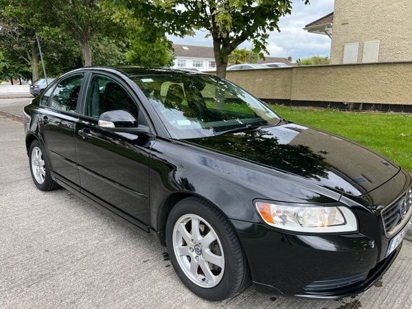 Volvo S40 Saloon, Diesel, 2011, Black