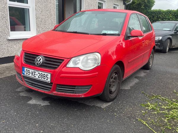 Volkswagen Polo Hatchback, Petrol, 2009, Red