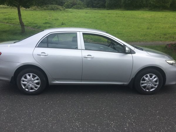 Toyota Corolla Saloon, Petrol, 2012, Silver