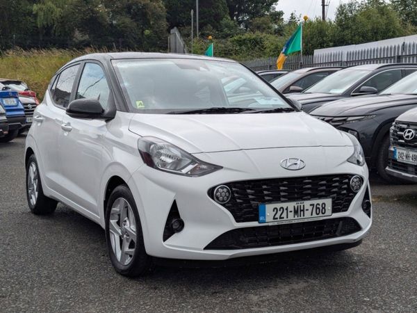 Hyundai i10 Hatchback, Petrol, 2022, White