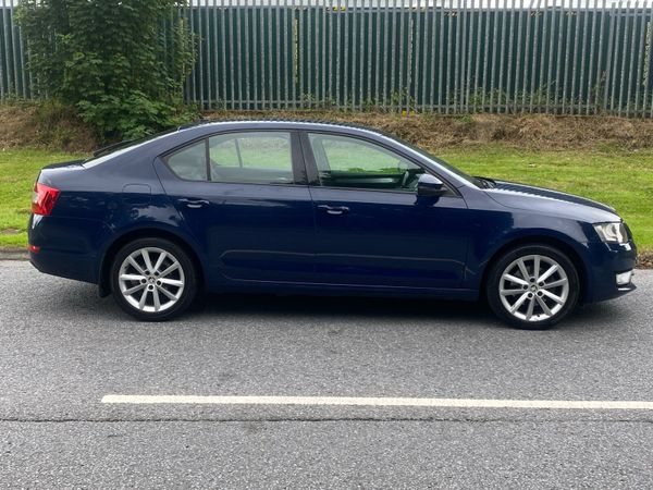 Skoda Octavia Hatchback, Diesel, 2014, Blue