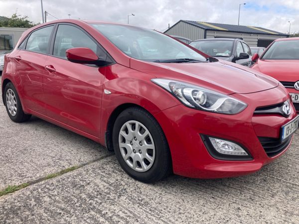 Hyundai i30 Hatchback, Diesel, 2013, Red