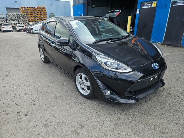 Toyota Aqua Hatchback, Petrol Hybrid, 2018, Black