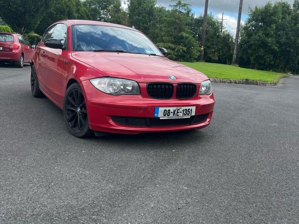 BMW 1-Series Hatchback, Petrol, 2008, Red
