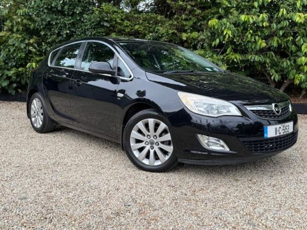 Opel Astra Hatchback, Diesel, 2011, Black