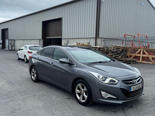 Hyundai i40 Saloon, Diesel, 2012, Silver