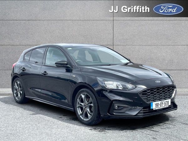 Ford Focus Hatchback, Petrol, 2019, Black