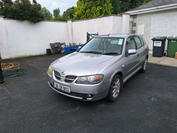 Nissan Almera Hatchback, Petrol, 2006, Silver