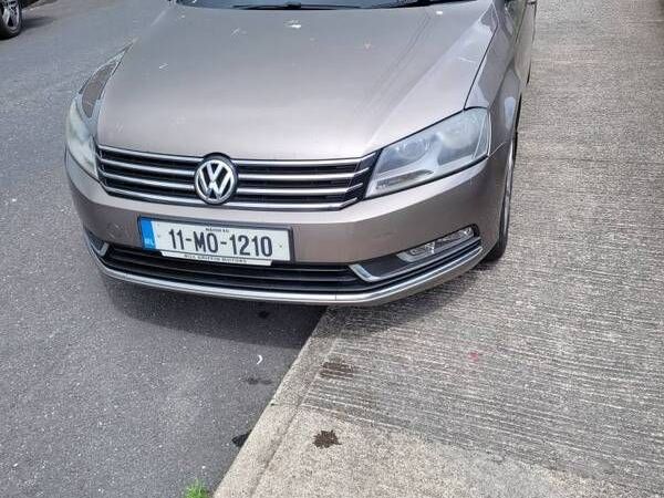 Volkswagen Passat Saloon, Diesel, 2011, Brown