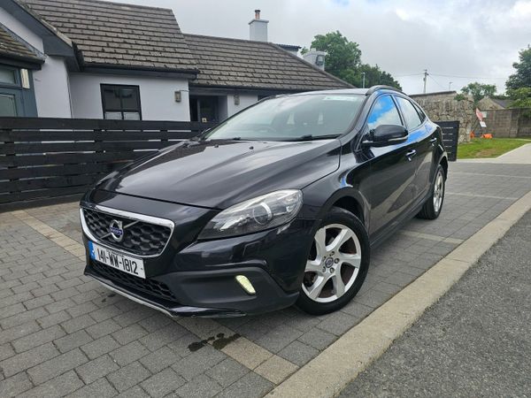 Volvo V40 Hatchback, Diesel, 2014, Black