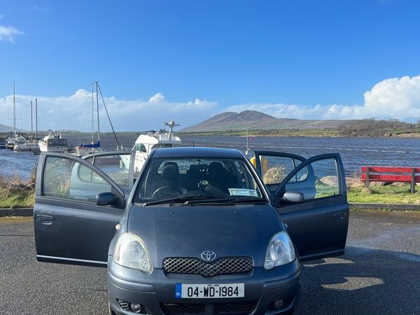 Toyota Yaris Hatchback, Petrol, 2004, Blue