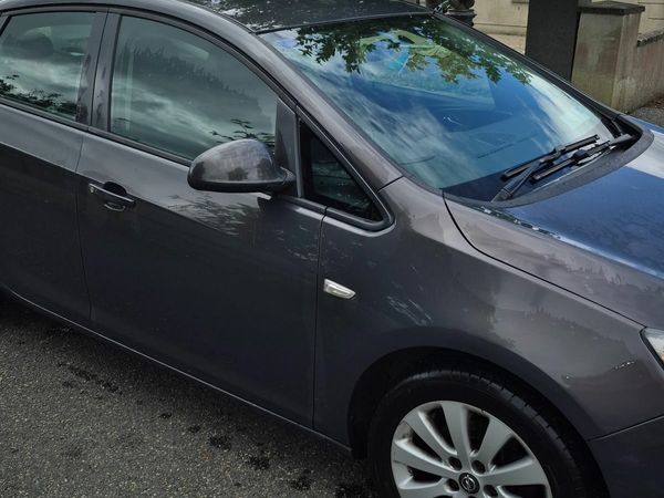 Opel Astra Saloon, Diesel, 2013, Grey
