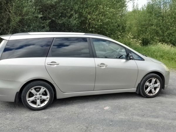 Mitsubishi Grandis MPV, Diesel, 2010, Beige