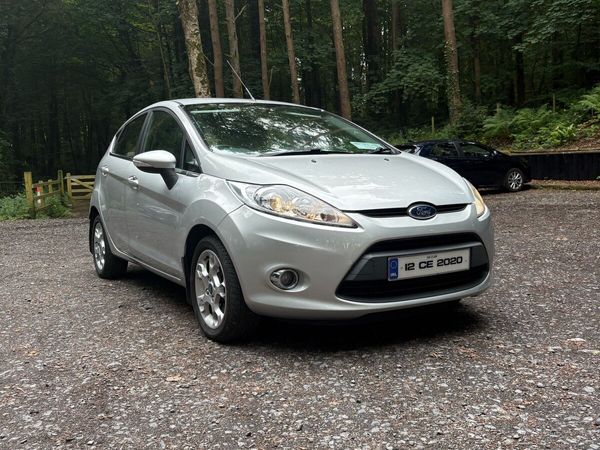 Ford Fiesta Hatchback, Petrol, 2012, Silver