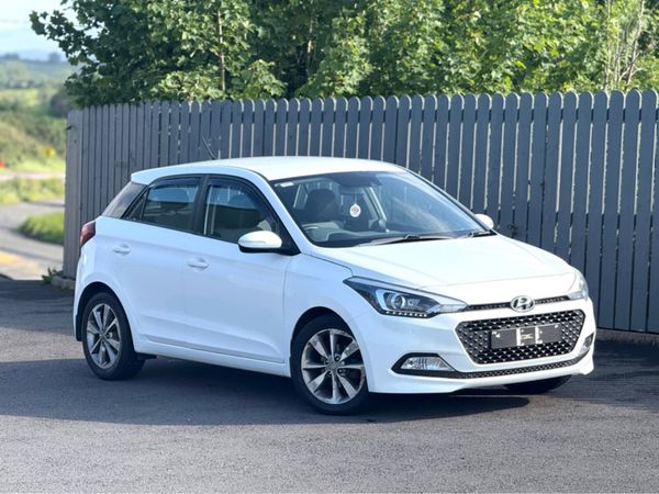 Hyundai i20 Hatchback, Petrol, 2015, White