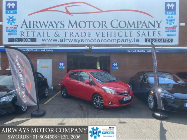 Toyota Yaris Hatchback, Petrol, 2014, Red