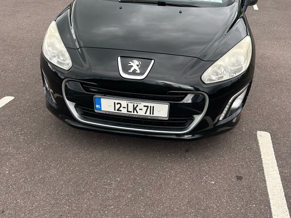 Peugeot 308 MPV, Diesel, 2012, Black