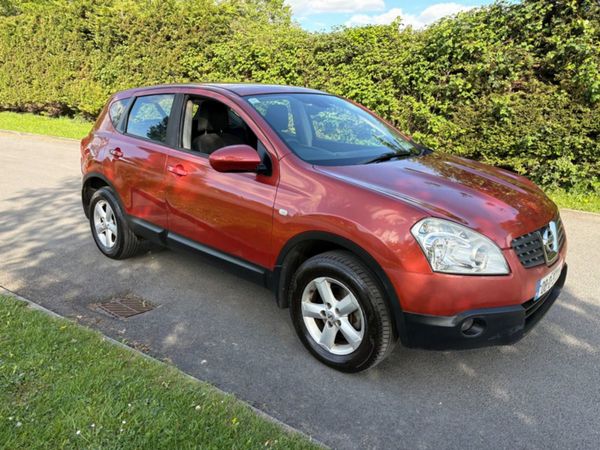 Nissan Qashqai Hatchback, Petrol, 2008, Red