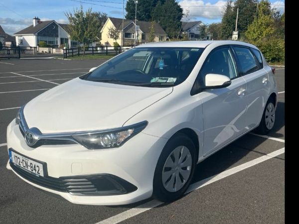 Toyota Auris Hatchback, Diesel, 2017, White