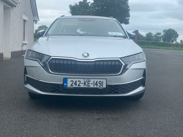 Skoda Octavia Estate/Jeep, Petrol Hybrid, 2024, Grey