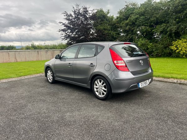 Hyundai i30 Hatchback, Diesel, 2012, Grey