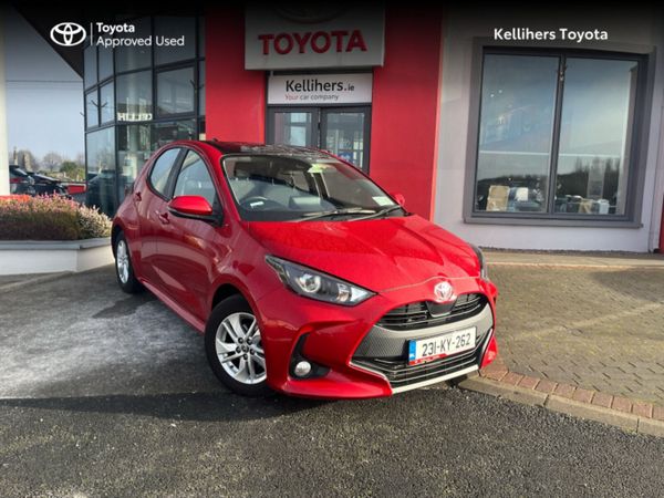 Toyota Yaris Hatchback, Petrol, 2023, Red