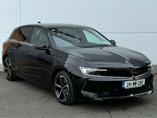 Opel Astra Hatchback, Petrol Plug-in Hybrid, 2024, Black