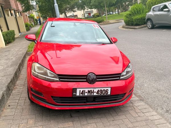 Volkswagen Golf Hatchback, Petrol, 2014, Red