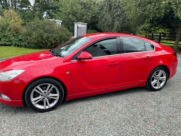 Opel Insignia MPV, Diesel, 2012, Red