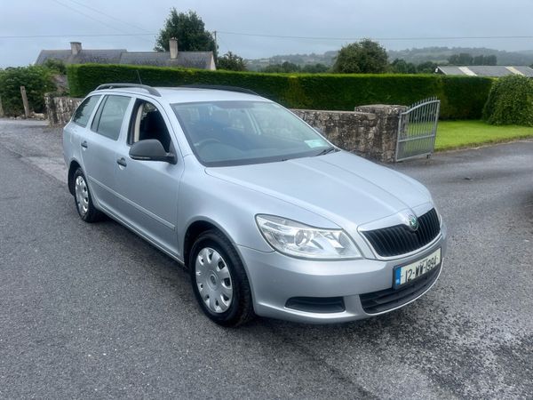 Skoda Octavia Estate, Diesel, 2012, Silver