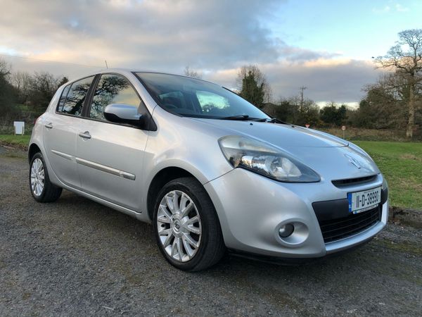 Renault Clio Hatchback, Diesel, 2011, Silver