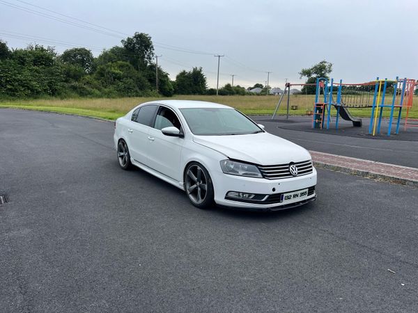 Volkswagen Passat Saloon, Diesel, 2013, White