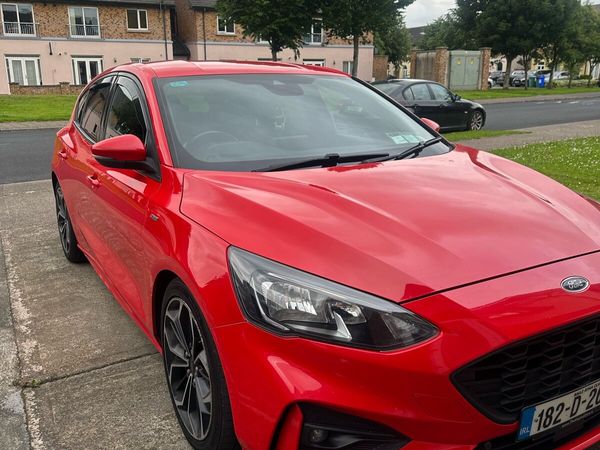Ford Focus Hatchback, Diesel, 2018, Red