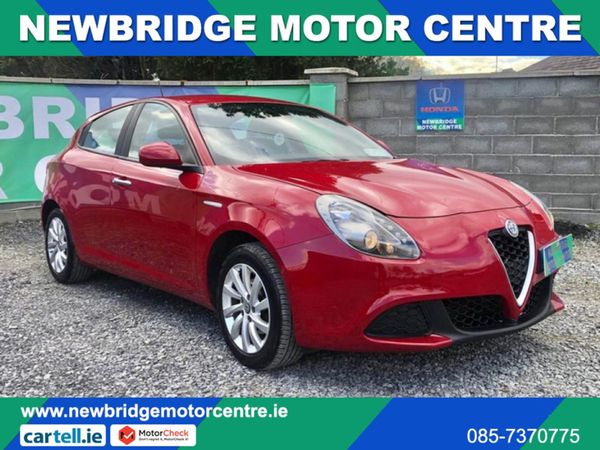 Alfa Romeo Giulietta Hatchback, Petrol, 2017, Red