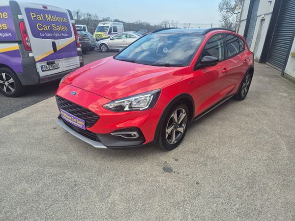 Ford Focus Hatchback, Diesel, 2021, Red