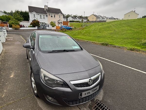 Vauxhall Astra Hatchback, Diesel, 2011, Grey