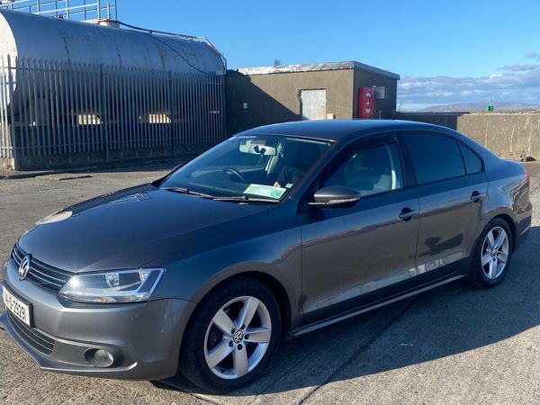 Volkswagen Jetta Saloon, Diesel, 2014, Grey