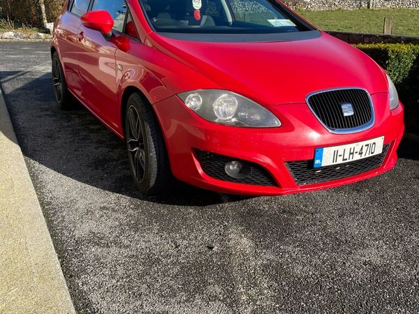 SEAT Leon Hatchback, Diesel, 2011, Red