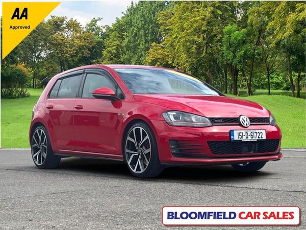 Volkswagen Golf Hatchback, Petrol, 2015, Red