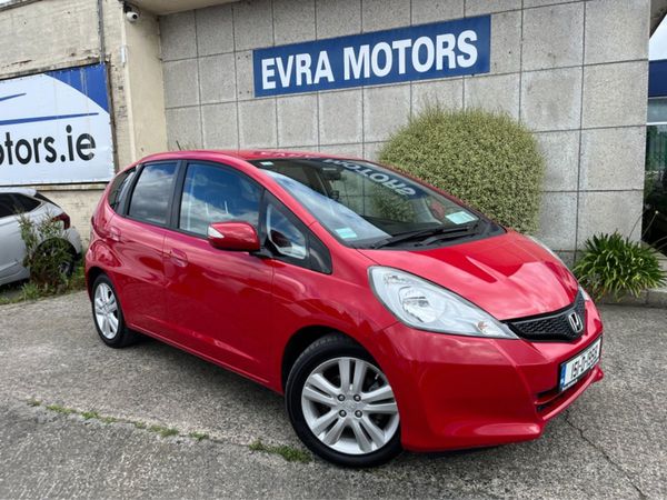 Honda Jazz Hatchback, Petrol, 2015, Red