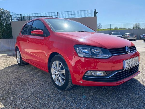 Volkswagen Polo Hatchback, Petrol, 2015, Red