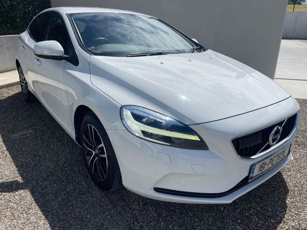 Volvo V40 Hatchback, Petrol, 2018, White