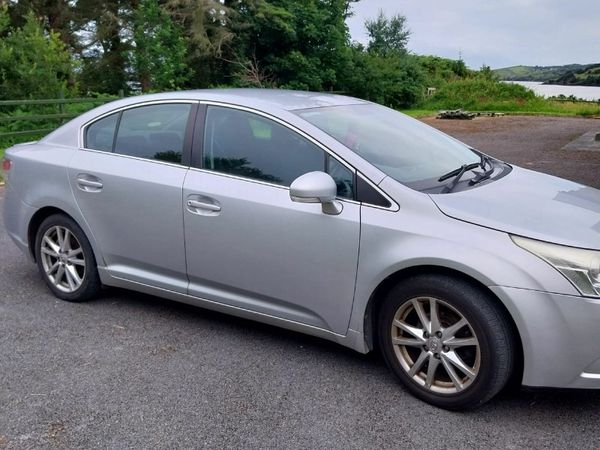 Toyota Avensis Saloon, Diesel, 2010, Silver